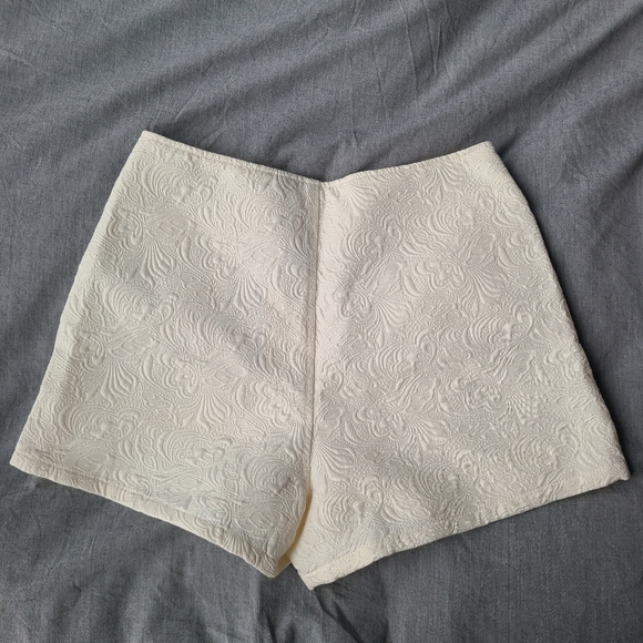 Urban Outfitters shorts, Size 2, White - Picture 4 of 5